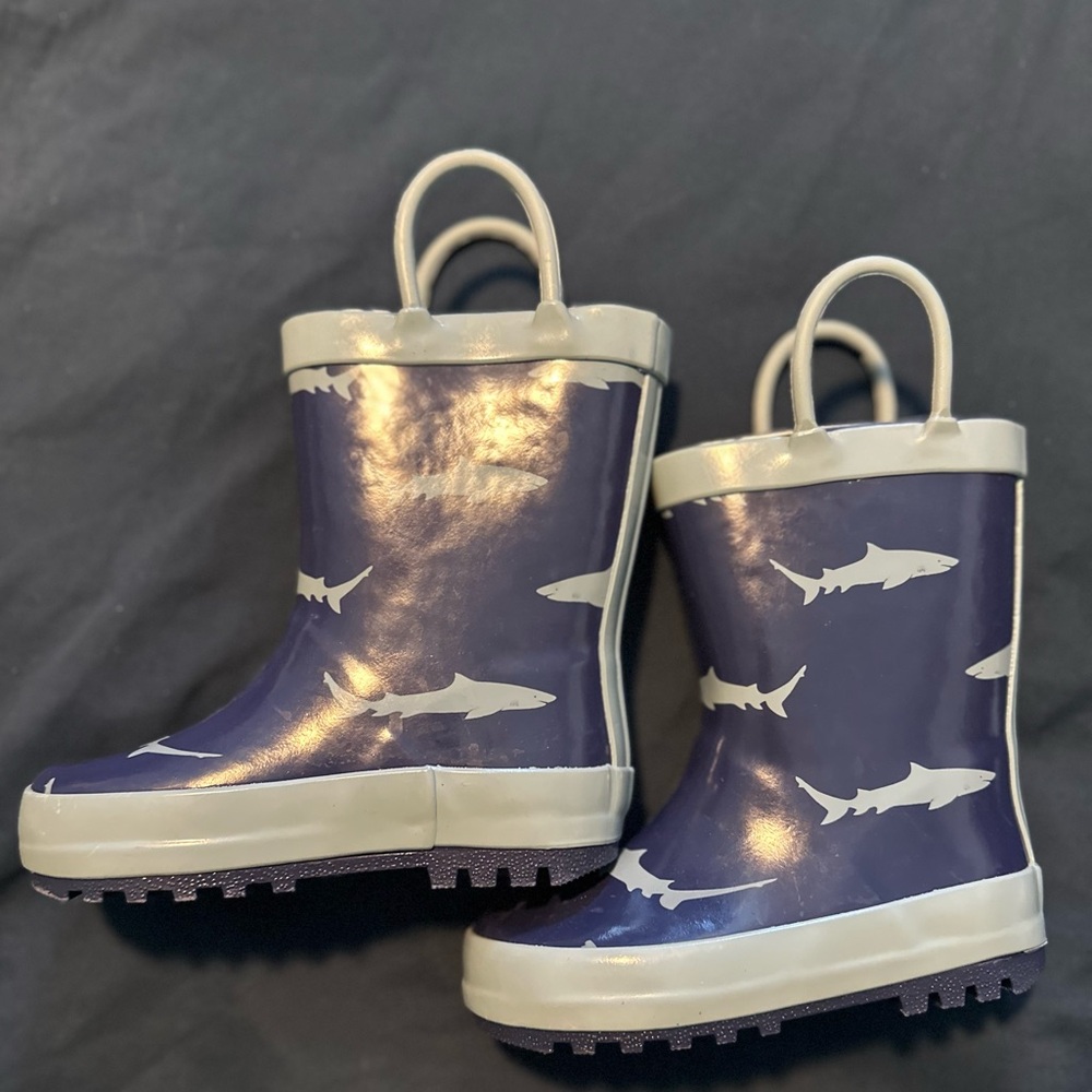 Shark Rain Boots size toddler 6